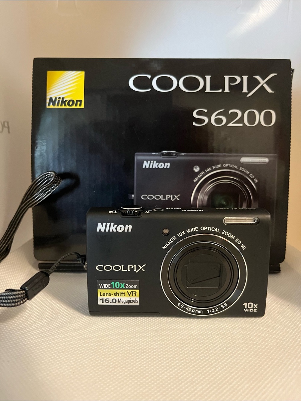 Nikon COOLPIX S6200 Black Compact Digital Camera with Complete box